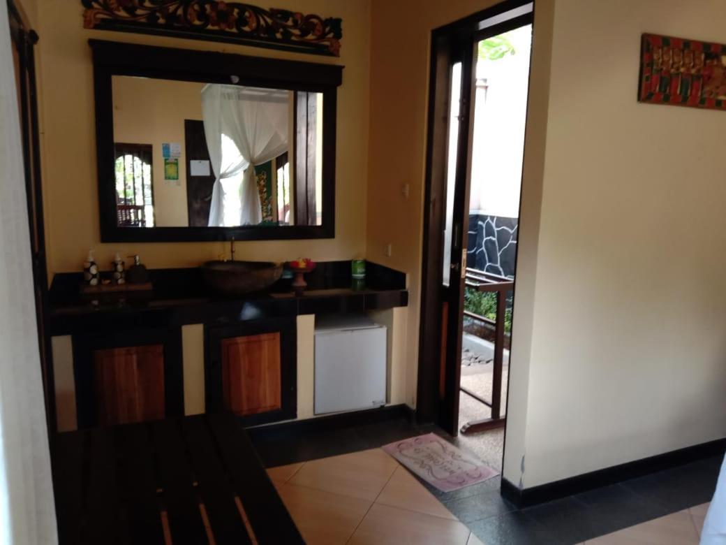 Pemuteran Tirta Sari Bungalow מראה חיצוני תמונה